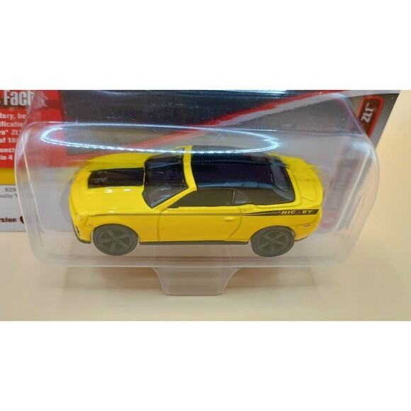 2013 Chevy Camero ZL1 Rally Gelb 1:64 Johnny Lightning JLMC030B 1:64 Diecast - Picture 5 of 6